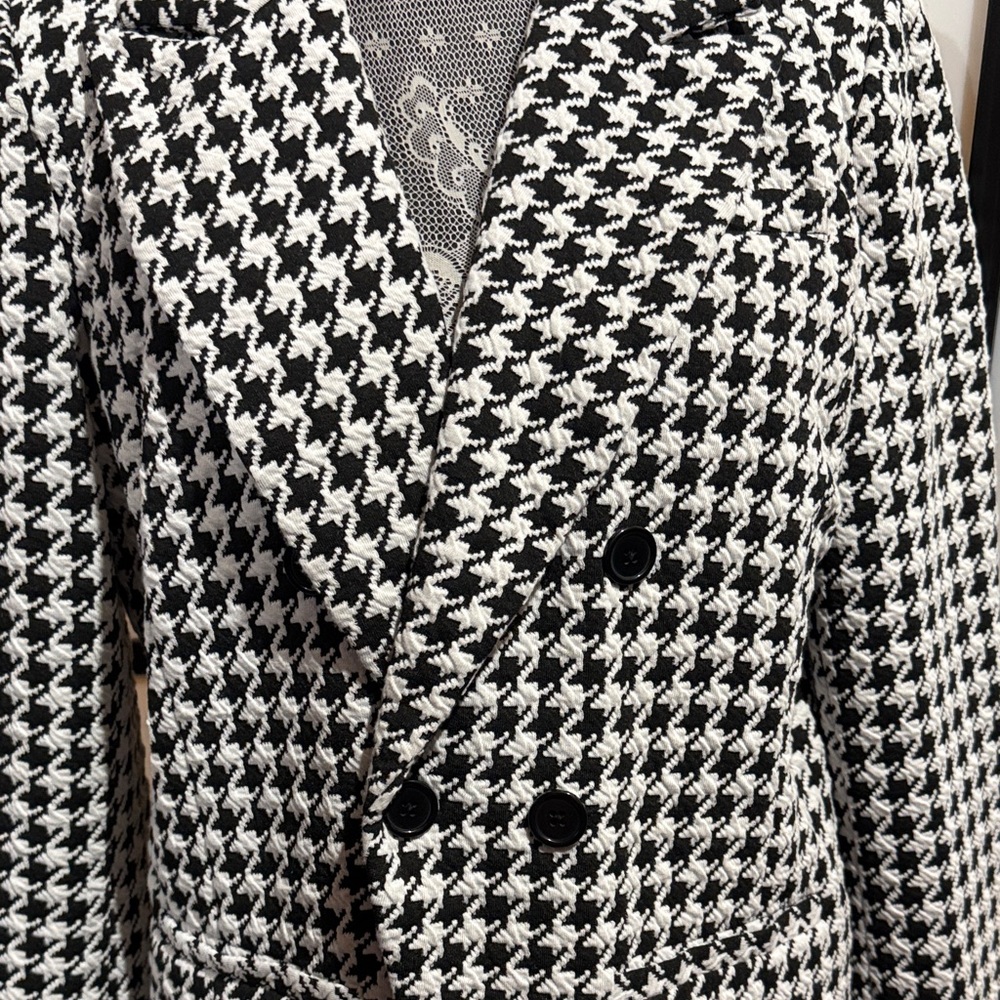 Chic Houndstooth Double-Breasted Blazer NWT - image 2